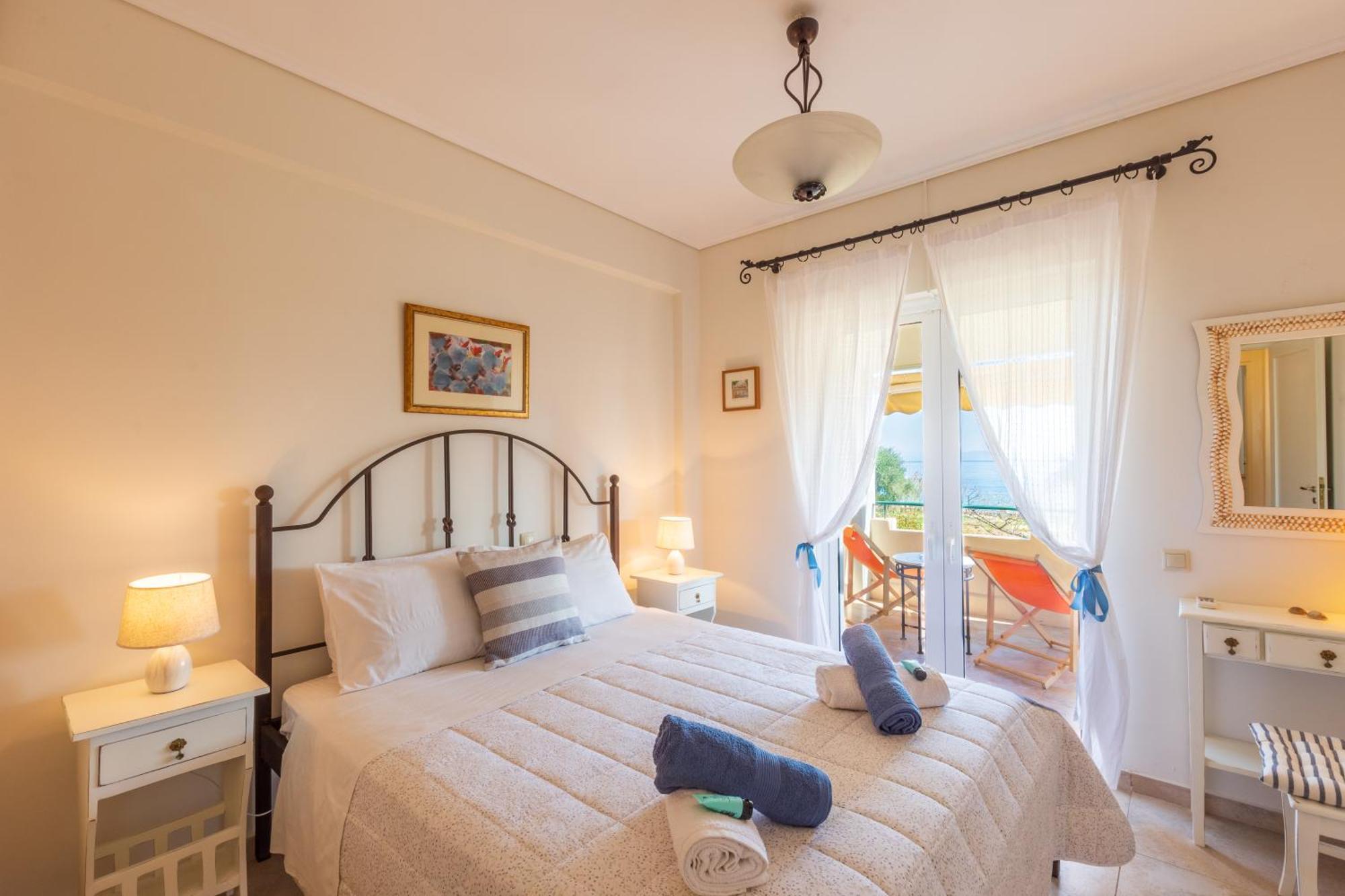 Barbati Seafront Luxury Suites Extérieur photo