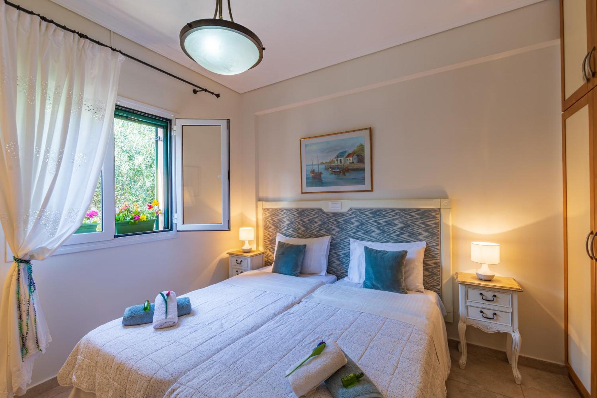 Barbati Seafront Luxury Suites Extérieur photo